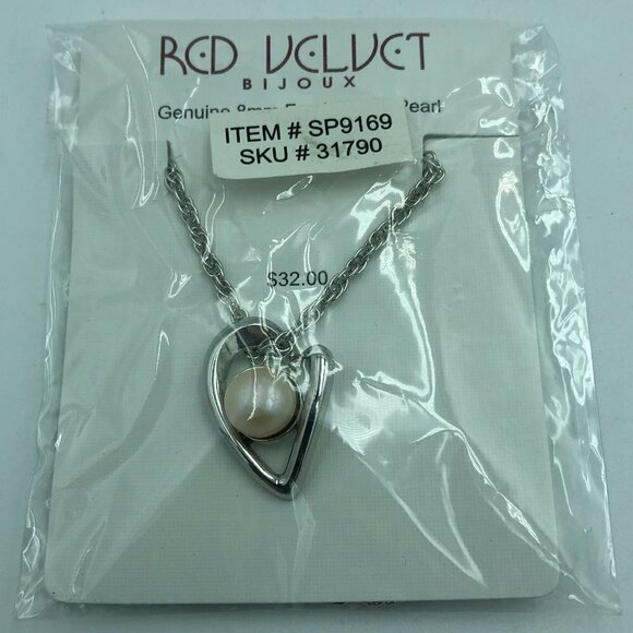 Pearl Necklace - Picture 3 of 5